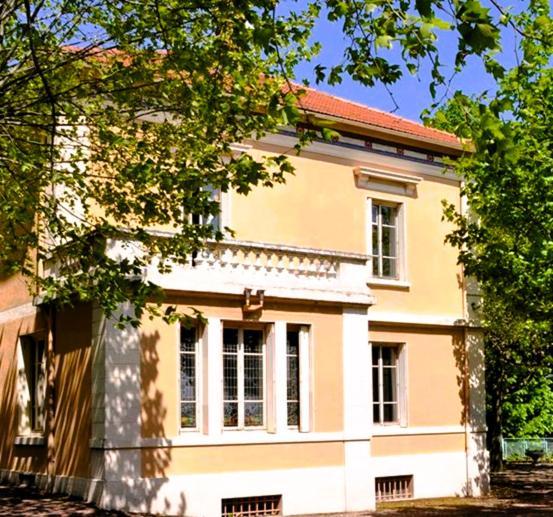 Villa Castel Maison-Table D'Hotes & Jardin-Refuge De Biodiversite Rillieux-la-Pape Екстериор снимка