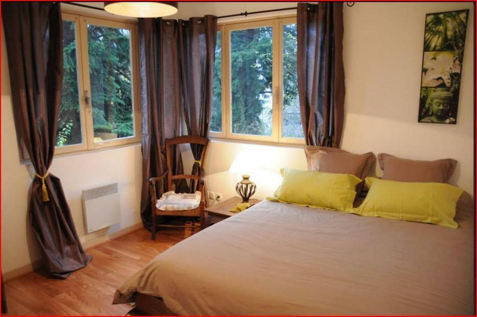 Villa Castel Maison-Table D'Hotes & Jardin-Refuge De Biodiversite Rillieux-la-Pape Екстериор снимка
